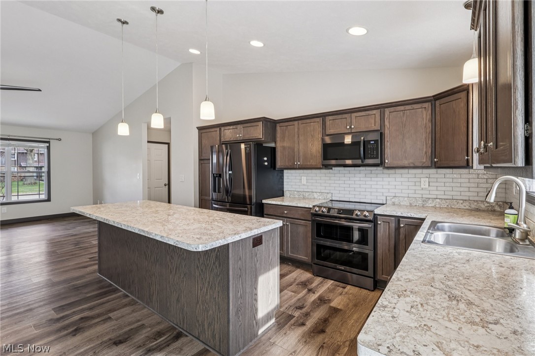 471 Tulip Trail Wadsworth OH 44281
