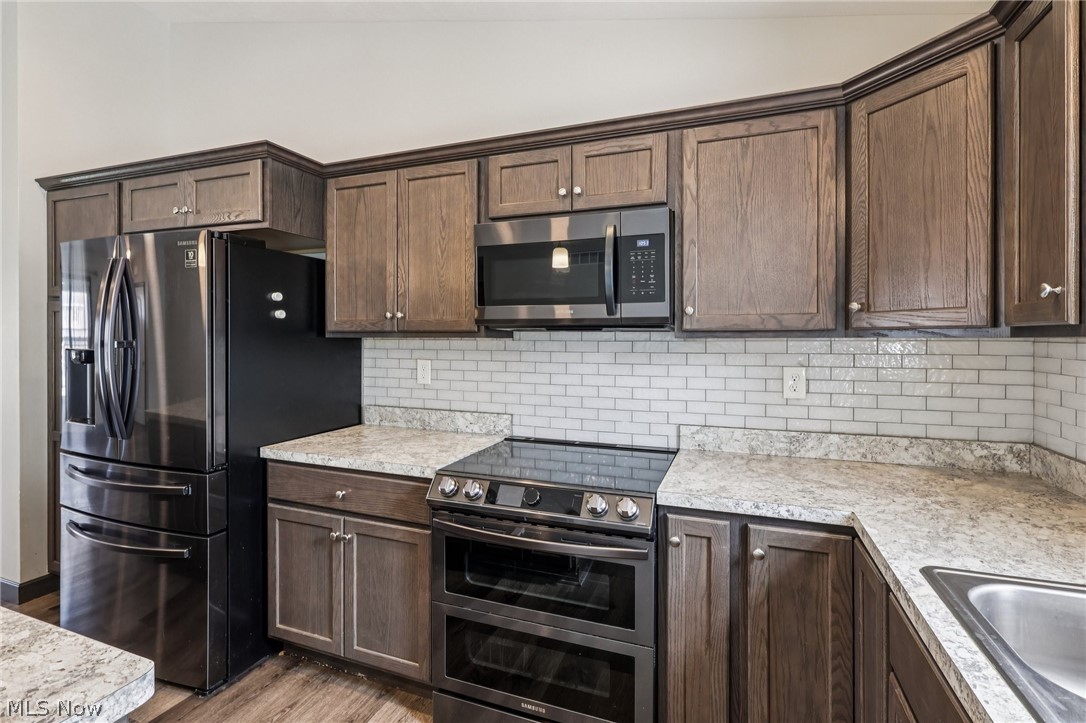 471 Tulip Trail Wadsworth OH 44281
