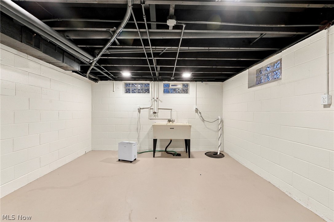 10761 Meadowbrook Drive Parma Heights OH 44130