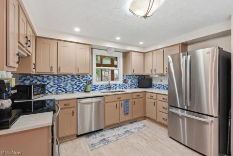 187 Fox Run Drive Munroe Falls OH 44262