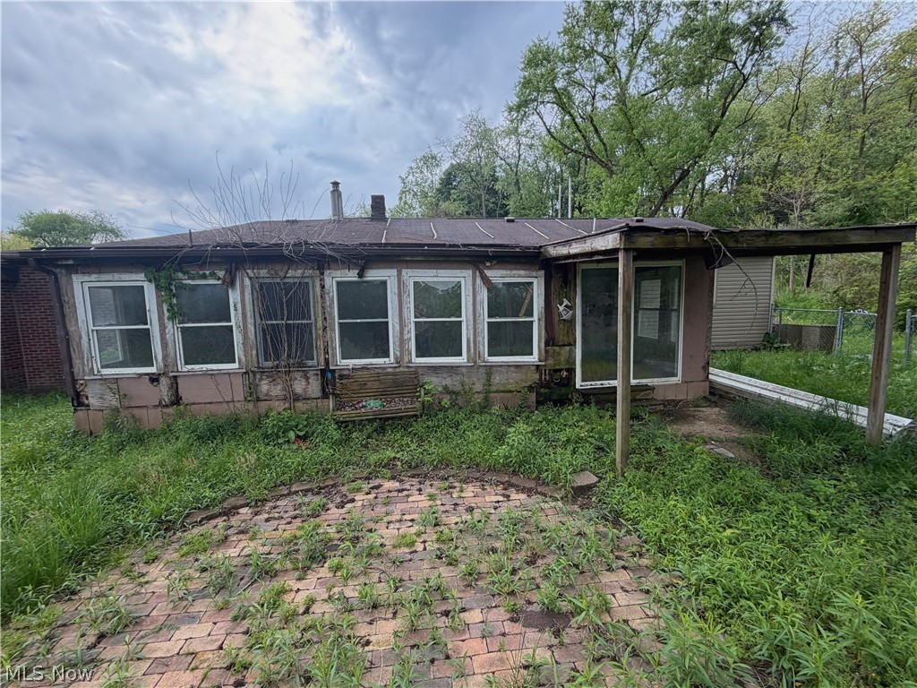16816 Andrews Avenue East Liverpool OH 43920