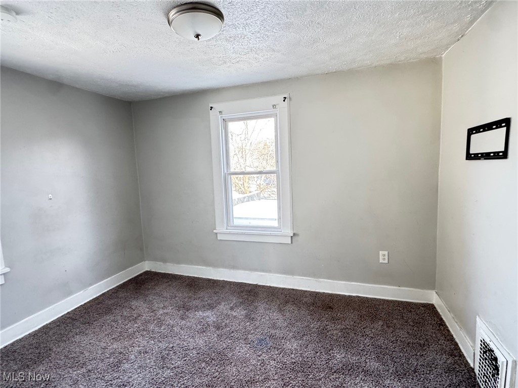 1239 Pondview Avenue Akron OH 44305