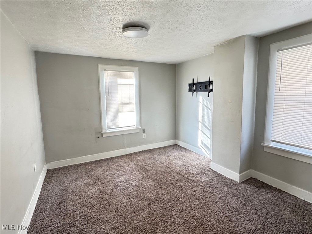 1239 Pondview Avenue Akron OH 44305