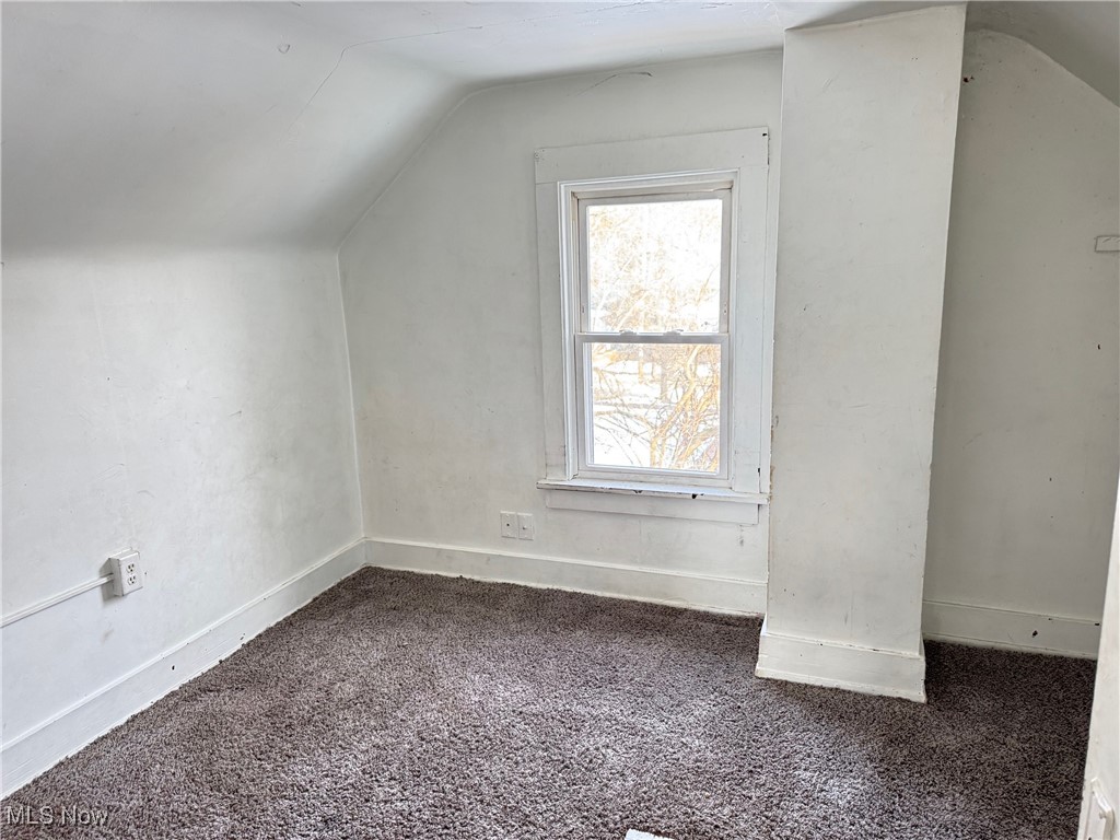 1239 Pondview Avenue Akron OH 44305