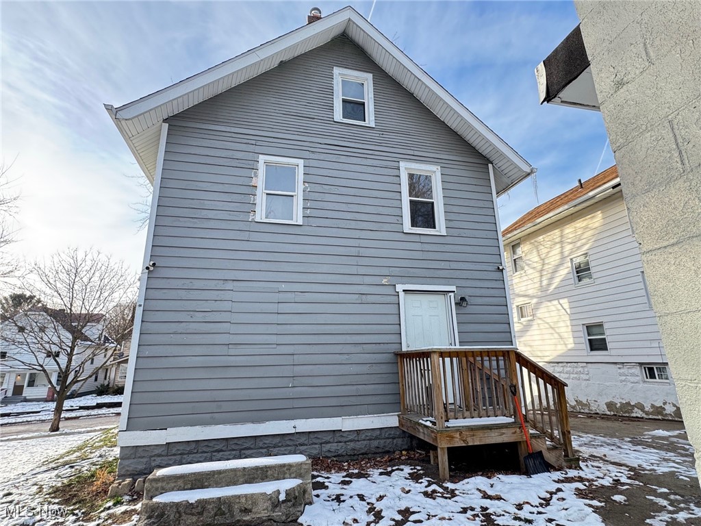 1239 Pondview Avenue Akron OH 44305