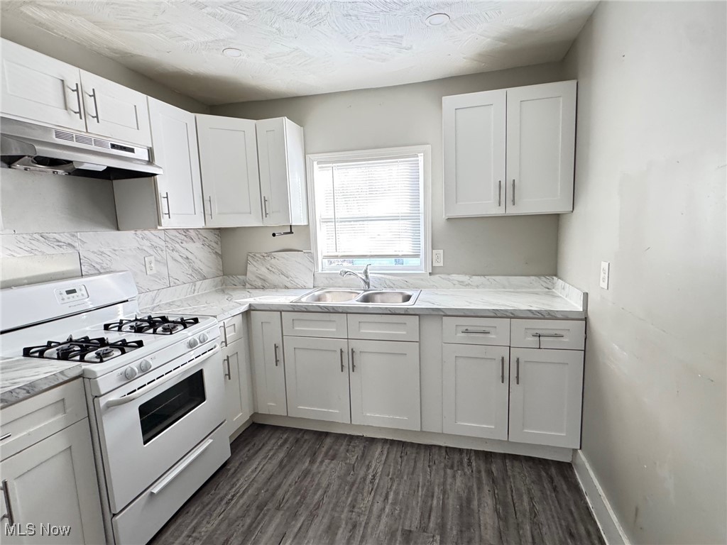 1239 Pondview Avenue Akron OH 44305