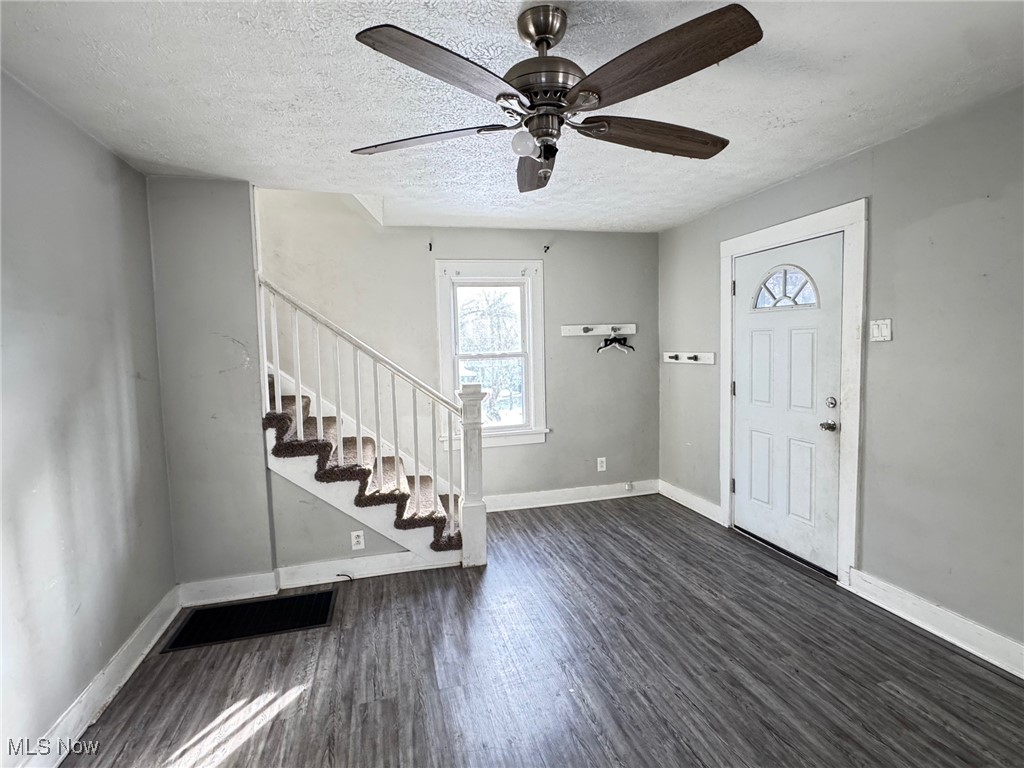 1239 Pondview Avenue Akron OH 44305