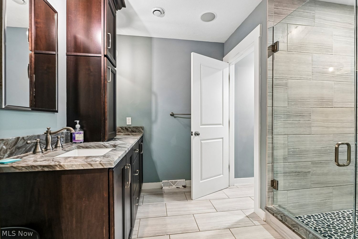 30207 Winsor Drive Bay Village OH 44140