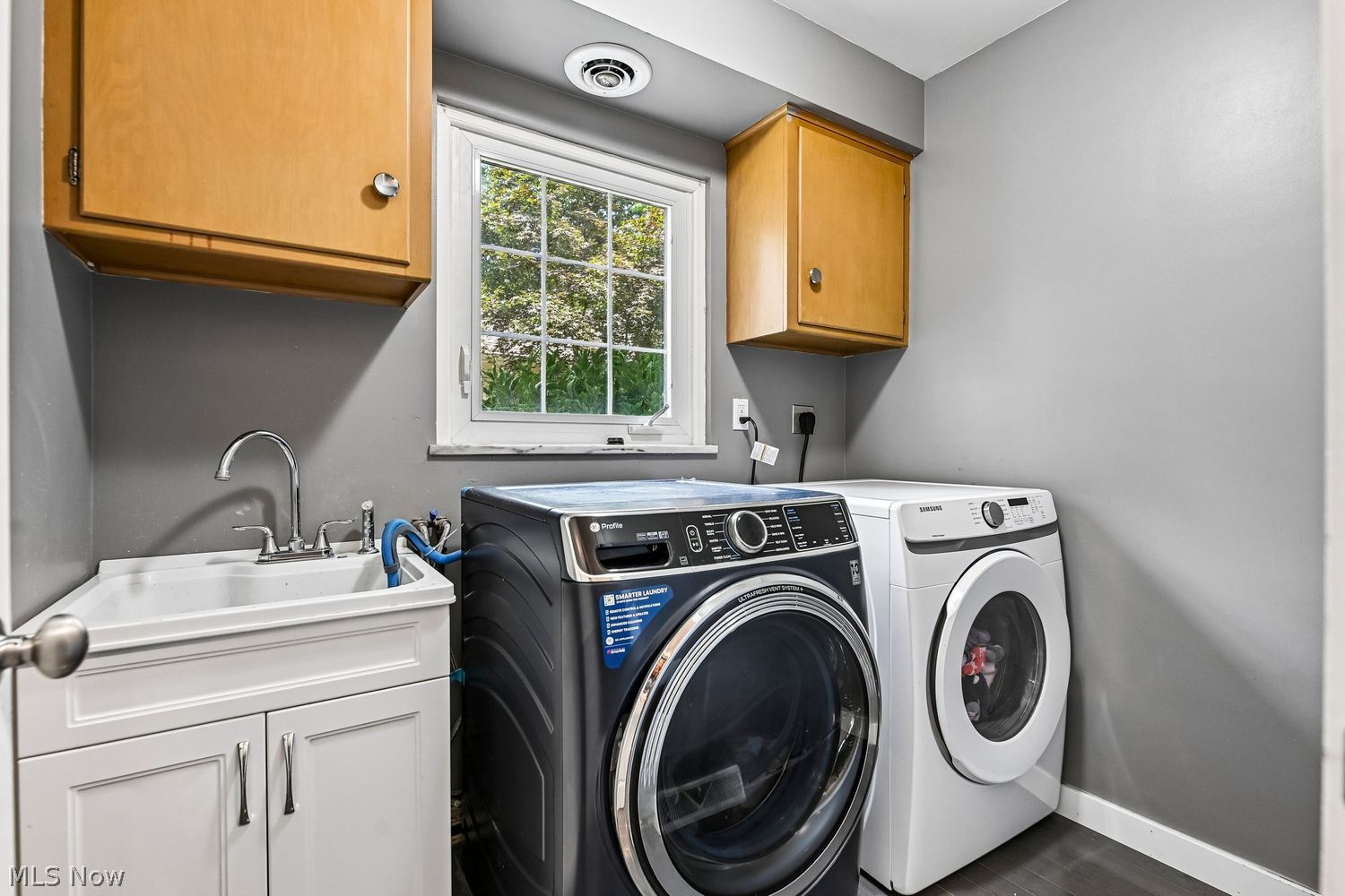30207 Winsor Drive Bay Village OH 44140