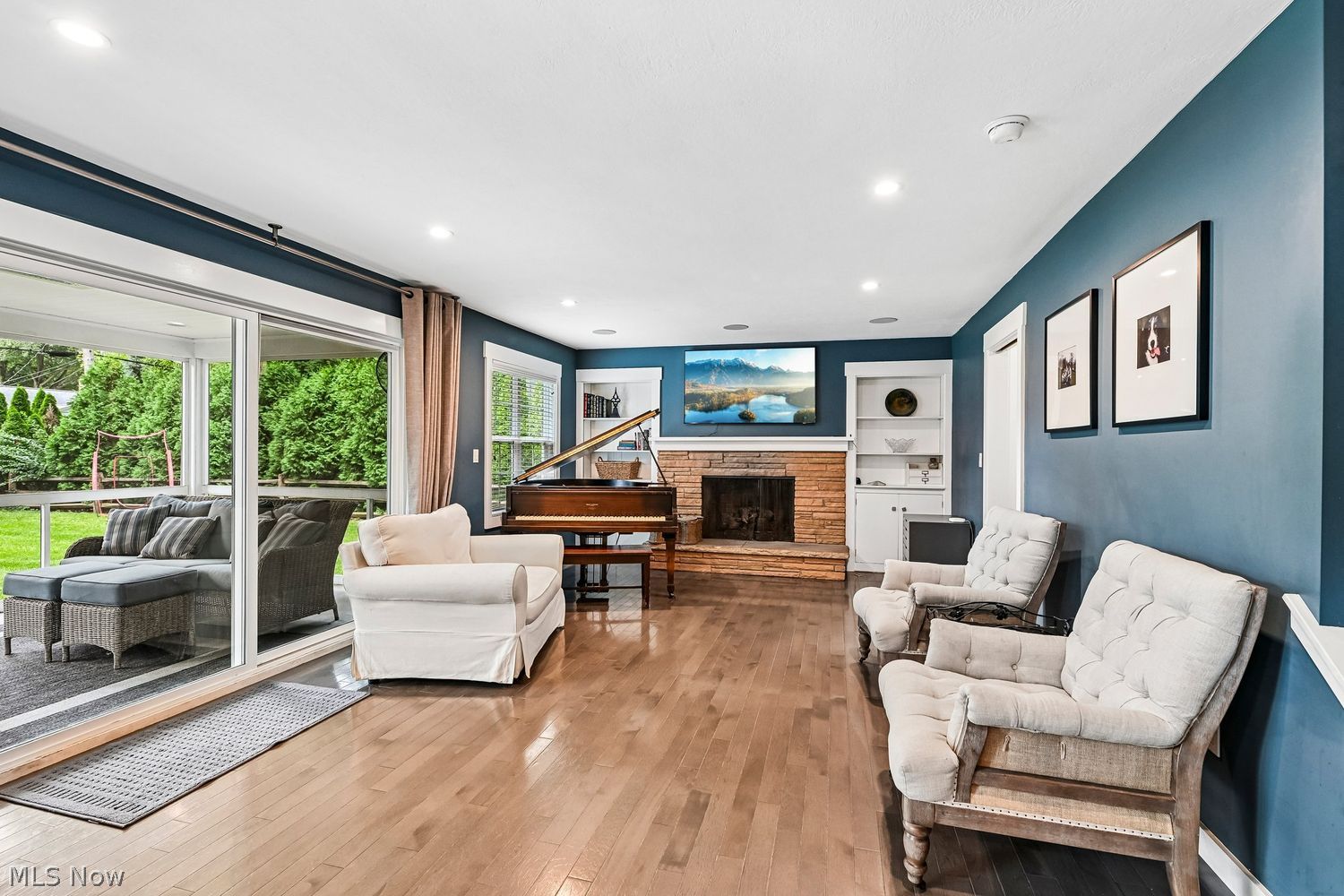 30207 Winsor Drive Bay Village OH 44140