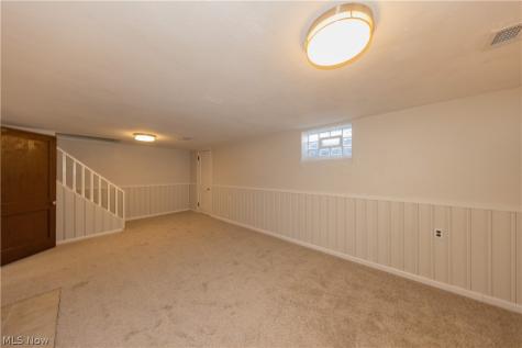 21130 Edgecliff Drive Euclid OH 44123