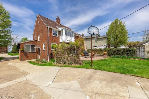 21130 Edgecliff Drive Euclid OH 44123