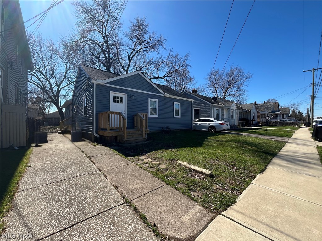 13325 Carrington Avenue Cleveland OH 44135
