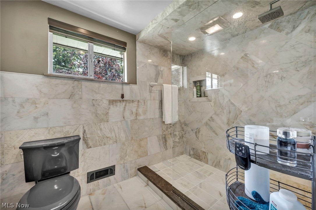 11616 Edgewater Drive Cleveland OH 44102