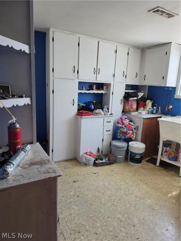 3992 W 176th Street Cleveland OH 44111