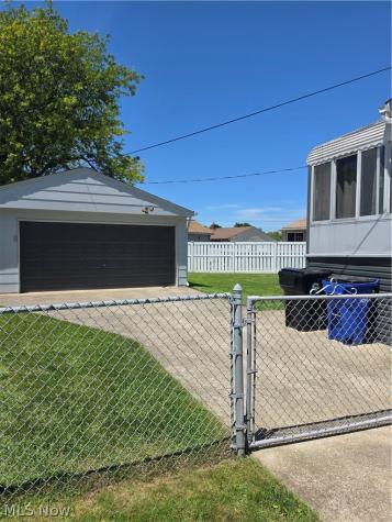 3992 W 176th Street Cleveland OH 44111