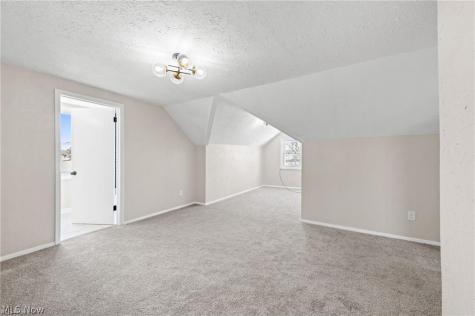4226 Okalona Road South Euclid OH 44121