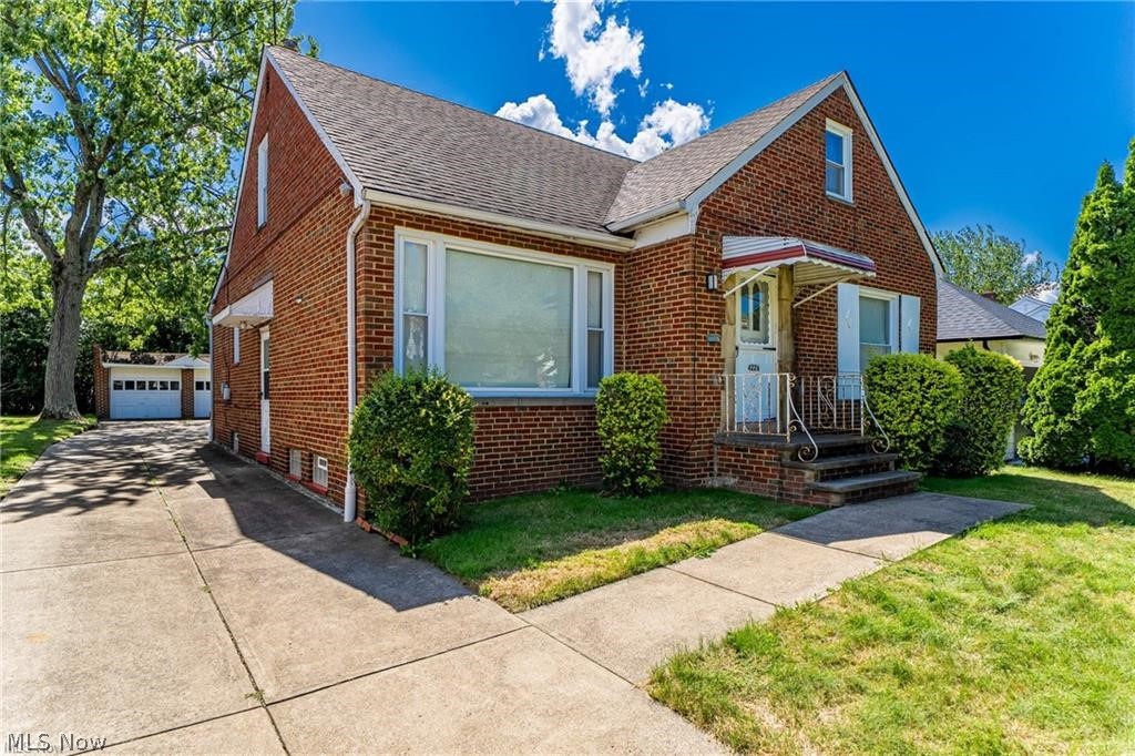4226 Okalona Road South Euclid OH 44121