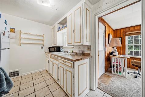 134 E 293rd Street Willowick OH 44095