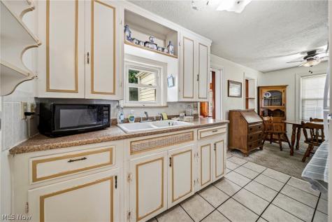 134 E 293rd Street Willowick OH 44095
