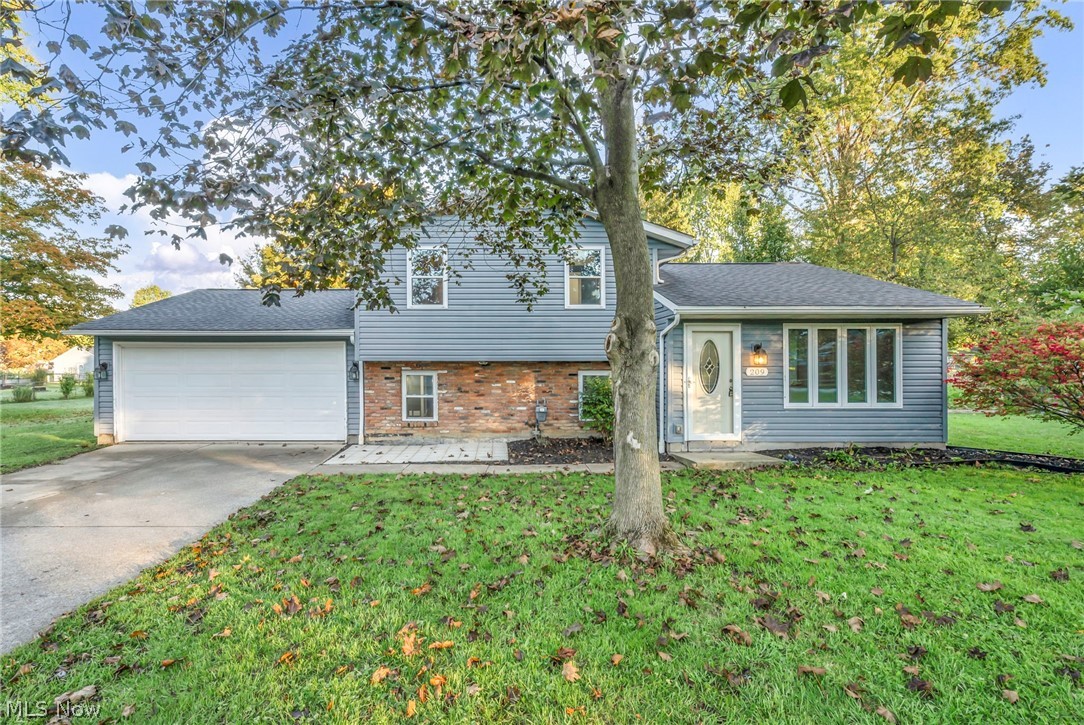 209 Oakwood Lane Seville OH 44273
