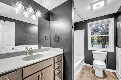 209 Oakwood Lane Seville OH 44273