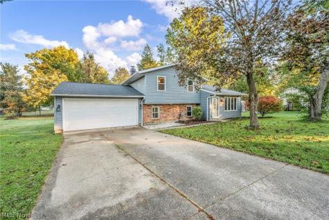 209 Oakwood Lane Seville OH 44273