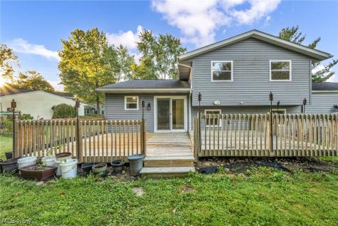 209 Oakwood Lane Seville OH 44273