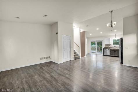209 Oakwood Lane Seville OH 44273