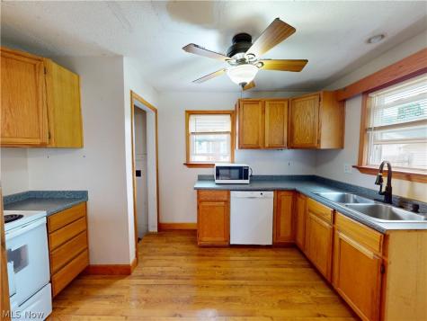 1801 Malasia Road Akron OH 44305