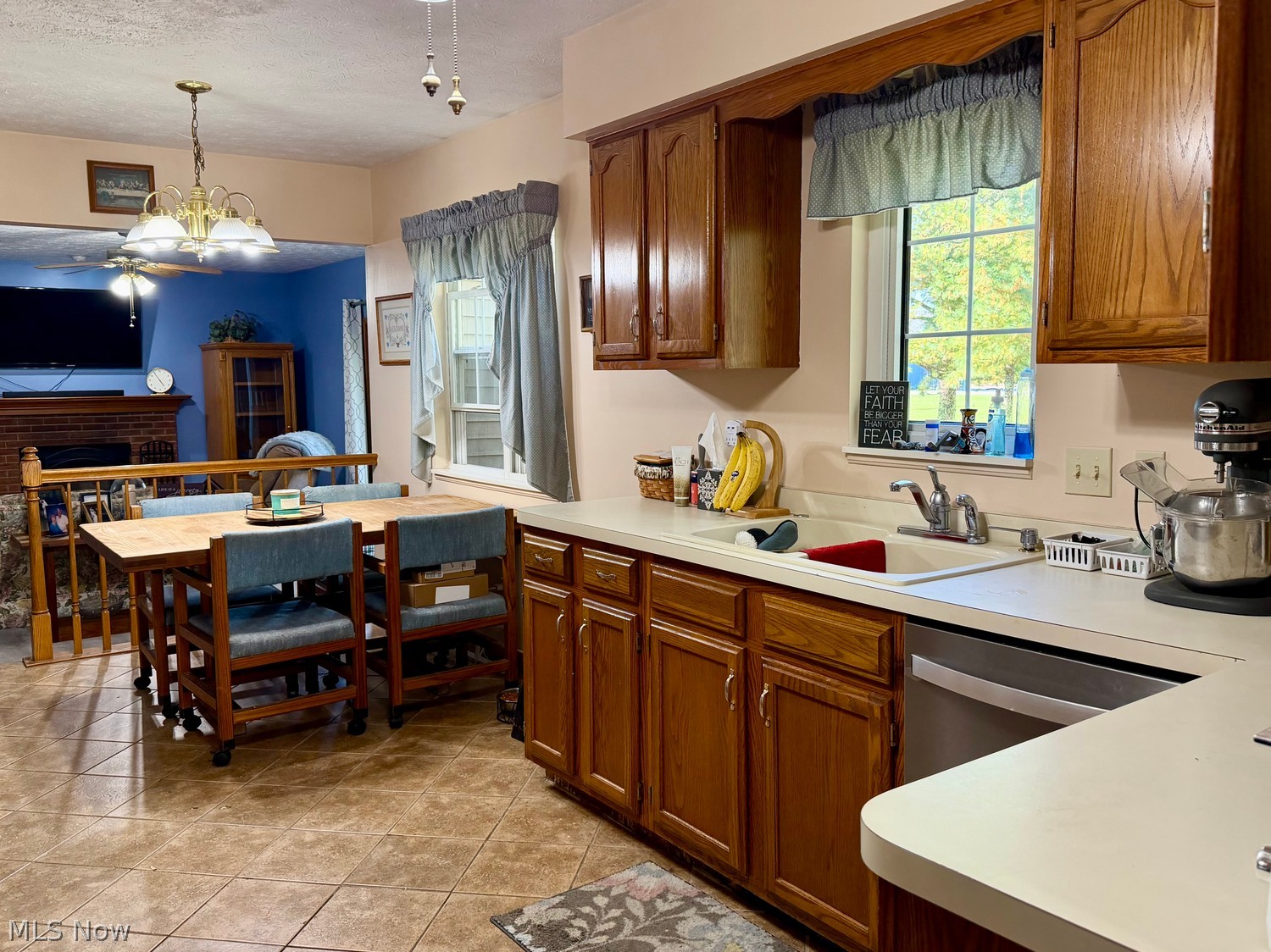 121 Cumberland Court Elyria OH 44035