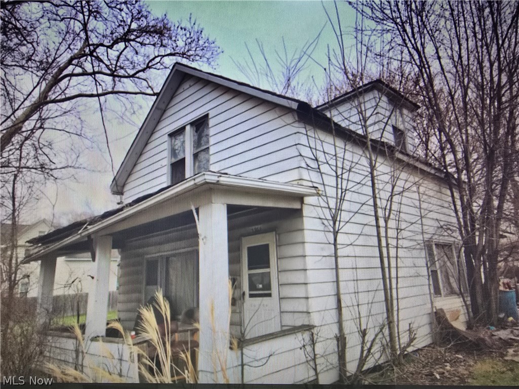 5964 Engel Avenue Cleveland OH 44127