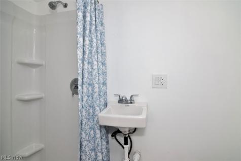1243 Avondale Road South Euclid OH 44121