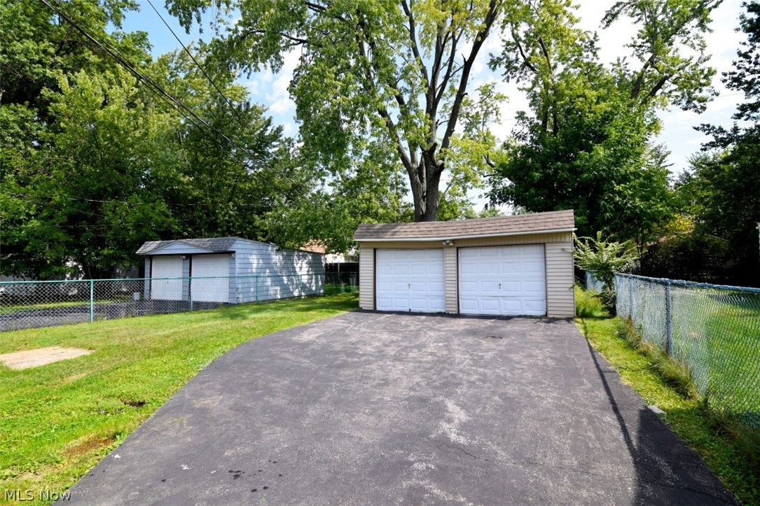 1243 Avondale Road South Euclid OH 44121