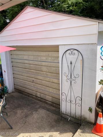 1937 9th Street SW Akron OH 44314