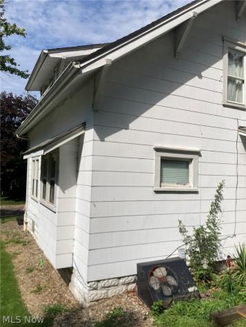 1937 9th Street SW Akron OH 44314