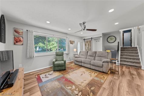 427 Brian Drive Tallmadge OH 44278