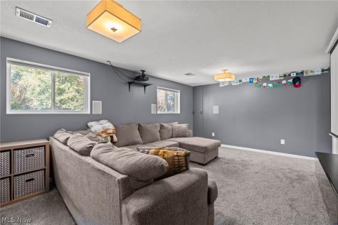 427 Brian Drive Tallmadge OH 44278