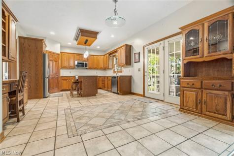 6442 Meadowsweet Avenue NW Canton OH 44718