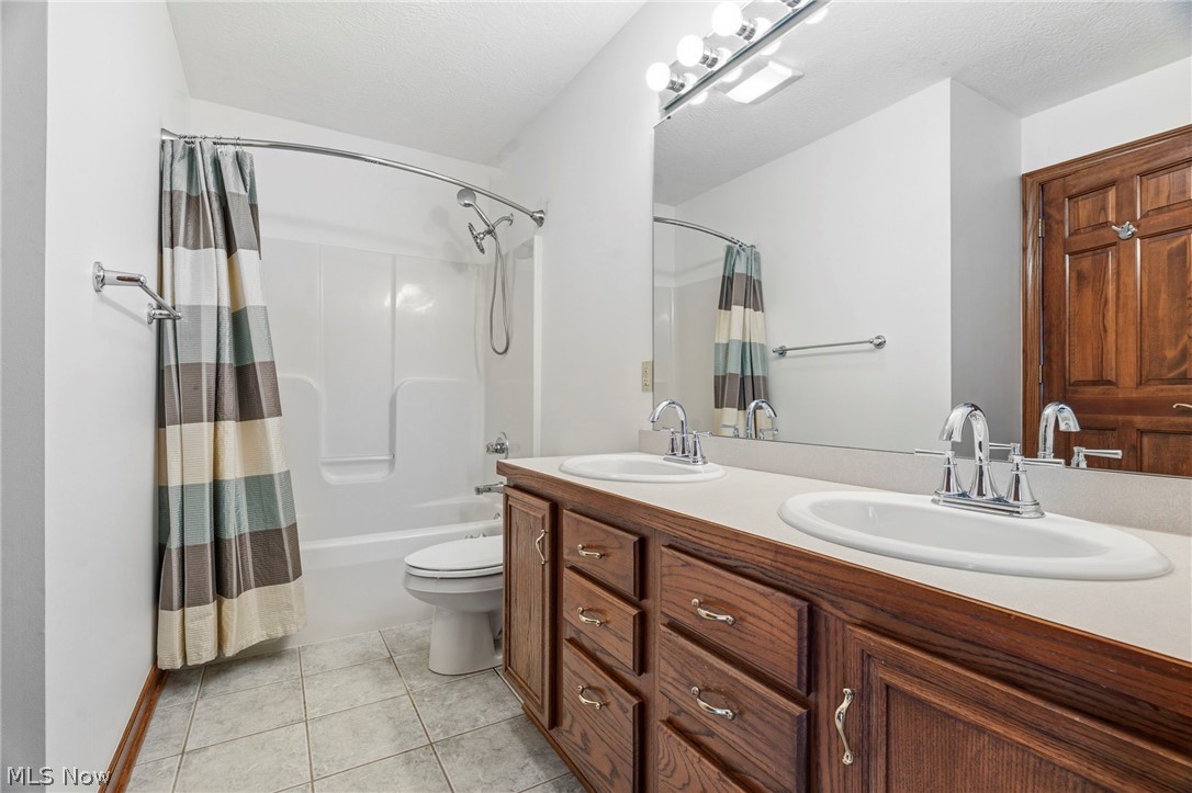 6442 Meadowsweet Avenue NW Canton OH 44718