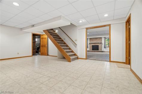 6442 Meadowsweet Avenue NW Canton OH 44718