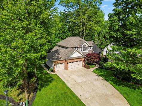 6442 Meadowsweet Avenue NW Canton OH 44718