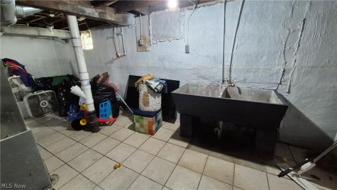 2048 W 105th Street Cleveland OH 44102