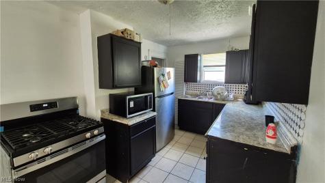 2048 W 105th Street Cleveland OH 44102