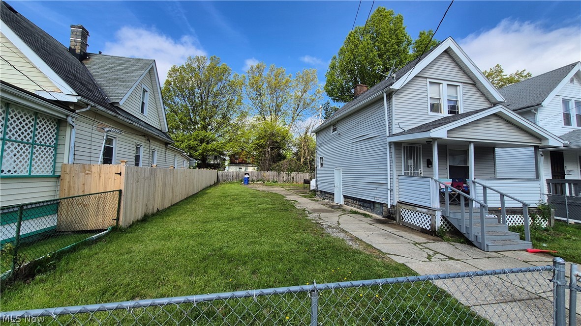 2048 W 105th Street Cleveland OH 44102
