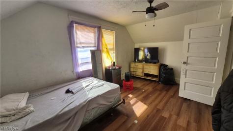 2048 W 105th Street Cleveland OH 44102