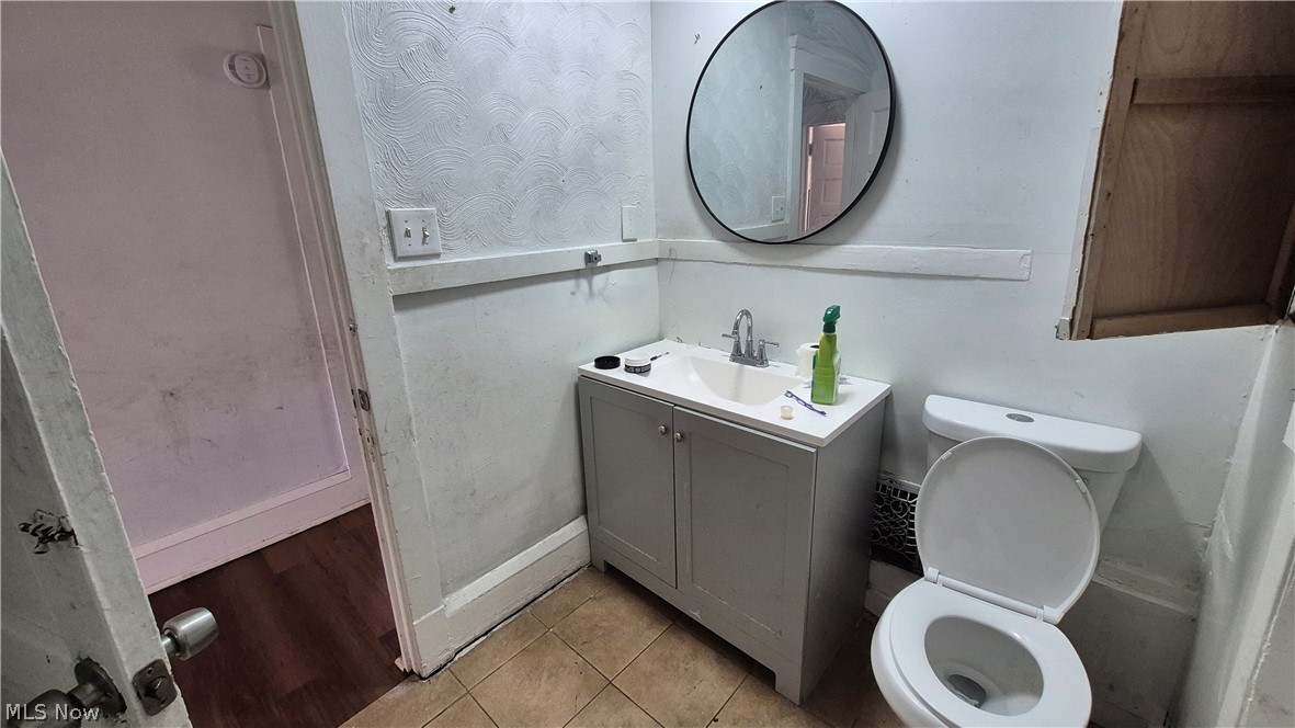 2048 W 105th Street Cleveland OH 44102