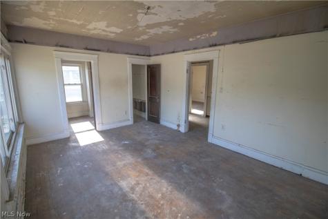 12707 Harvard Avenue Cleveland OH 44105