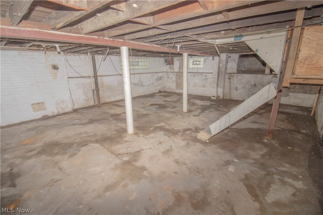 12707 Harvard Avenue Cleveland OH 44105