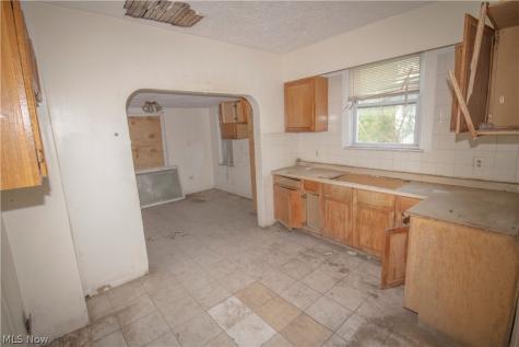 12707 Harvard Avenue Cleveland OH 44105